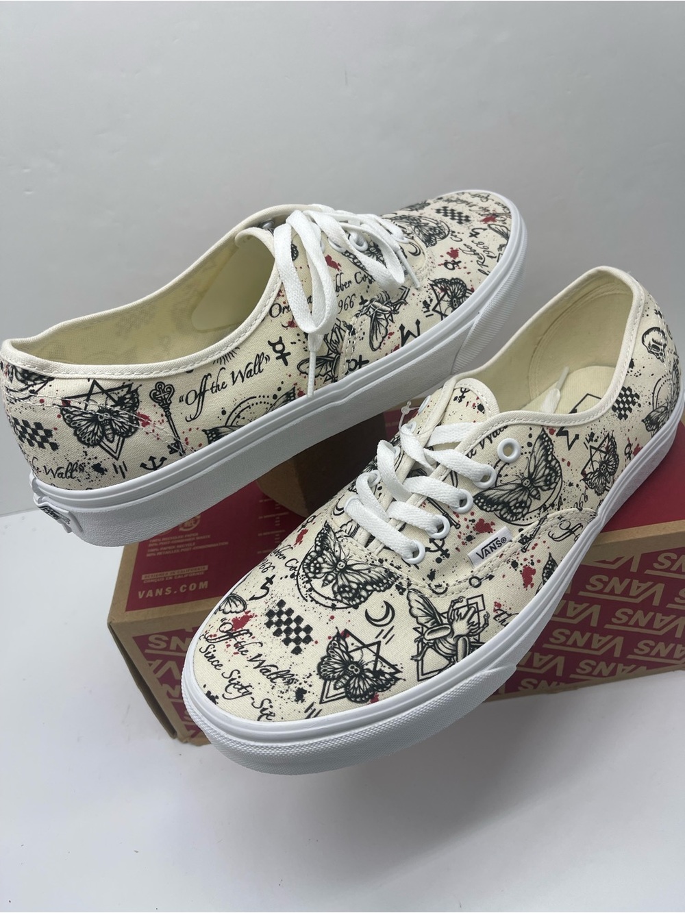 Vans Men’s Autentic Butterfly Journal Marshmallow
VN0A5KS9KIG Sneakers
Tattoo - Picture 12 of 16
